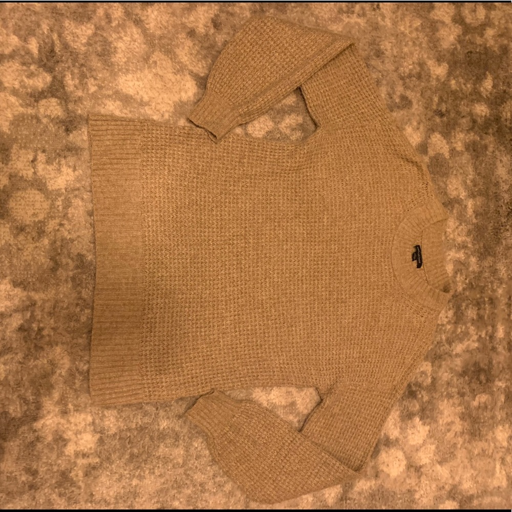 American Eagle sweater